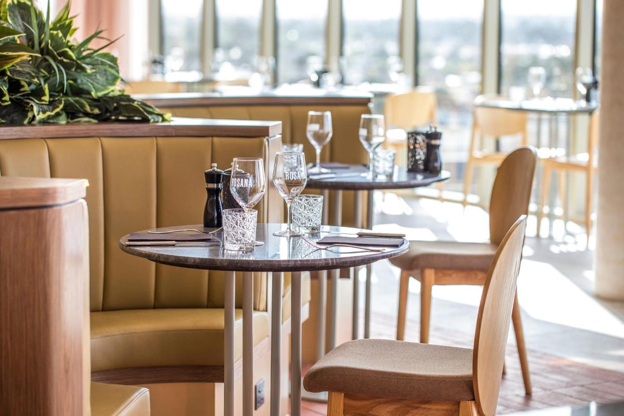 Holiday Inn Werribee By Ihg Exterior foto