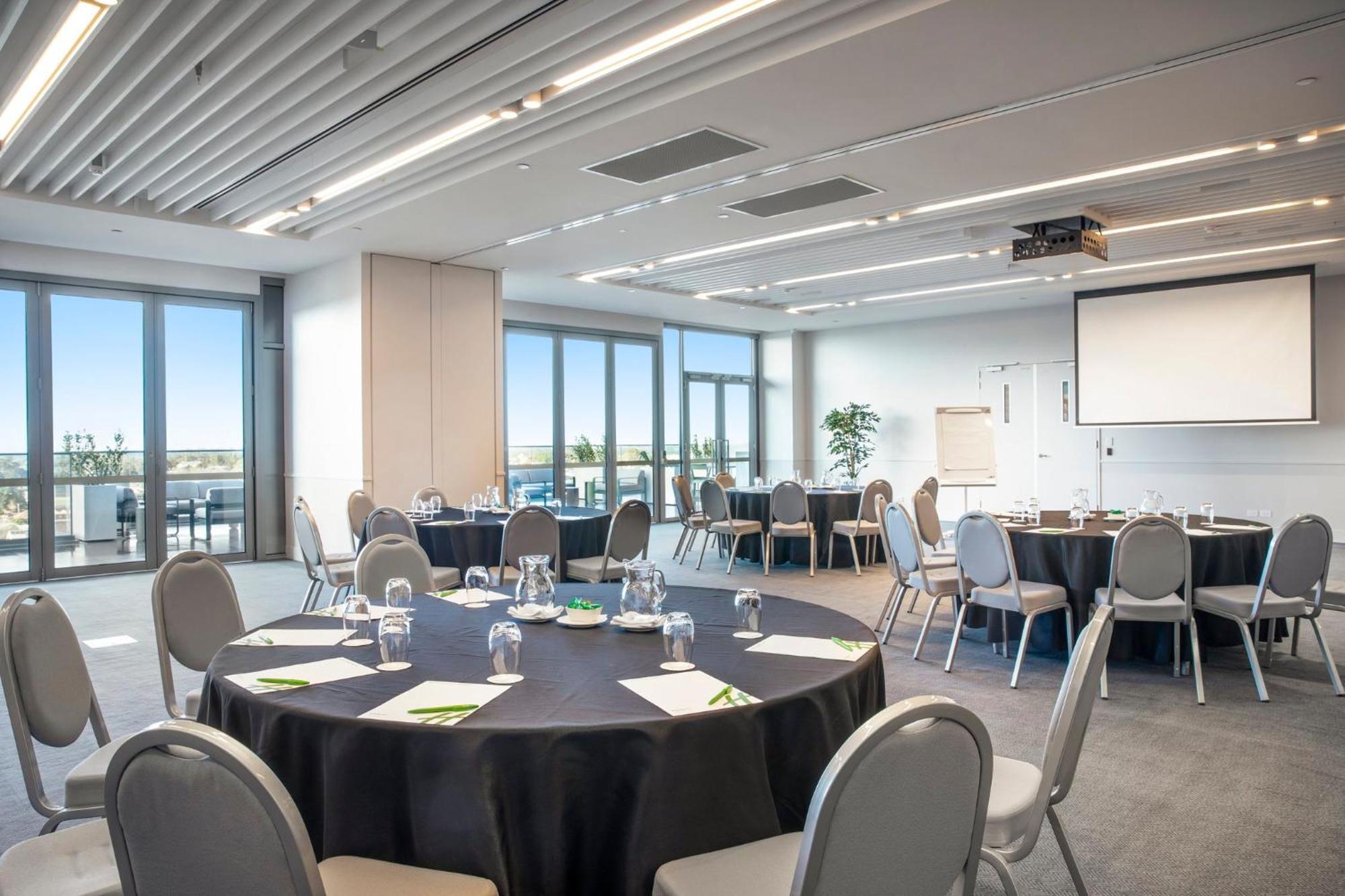 Holiday Inn Werribee By Ihg Exterior foto
